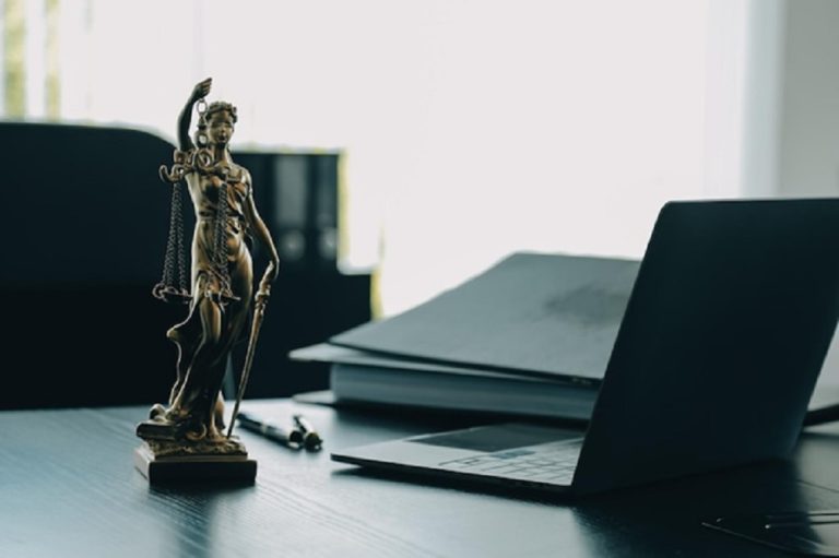 How Outside Counsel Services Support Businesses in Complex Legal Matters